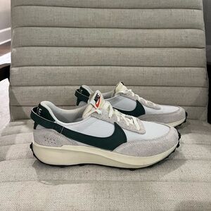 Women's Nike Waffle Debut Vintage Sneaker, Sz 9.5